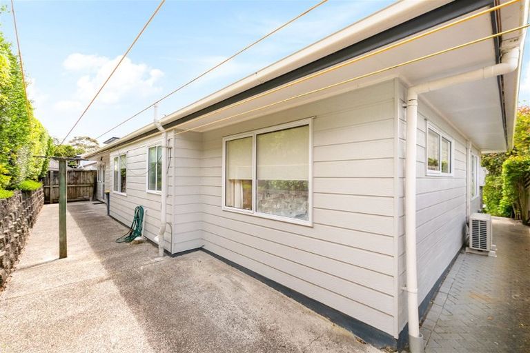 Photo of property in 299b Glengarry Road, Glen Eden, Auckland, 0602