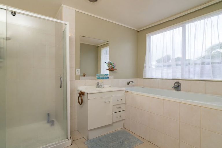 Photo of property in 26 Robinson Avenue, Holdens Bay, Rotorua, 3010