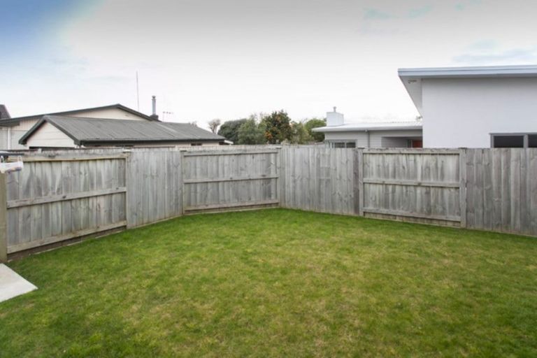 Photo of property in 27a Stewart Crescent, Hokowhitu, Palmerston North, 4410