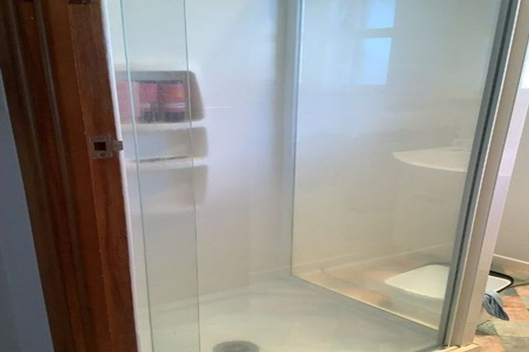 Photo of property in 1/1 Ocean View Road, Hillcrest, Auckland, 0627