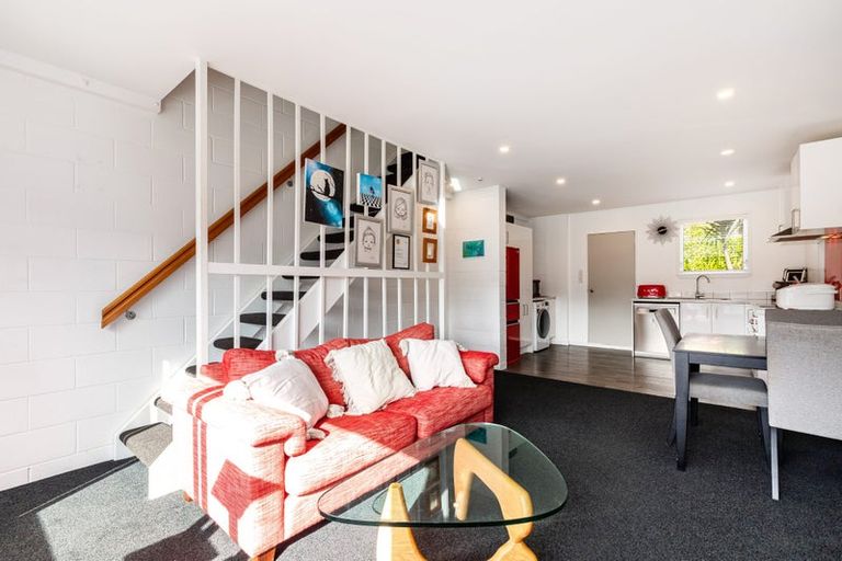 Photo of property in 2 Narbada Crescent, Khandallah, Wellington, 6035