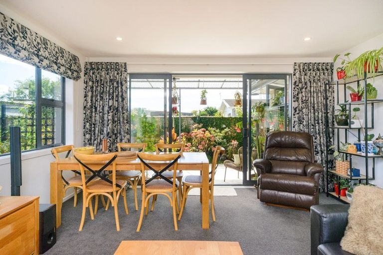 Photo of property in 43a Abraham Crescent, Milson, Palmerston North, 4414