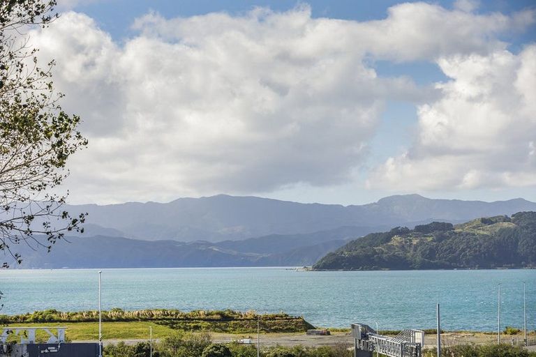 Photo of property in 3 Fore Street, Kaiwharawhara, Wellington, 6035