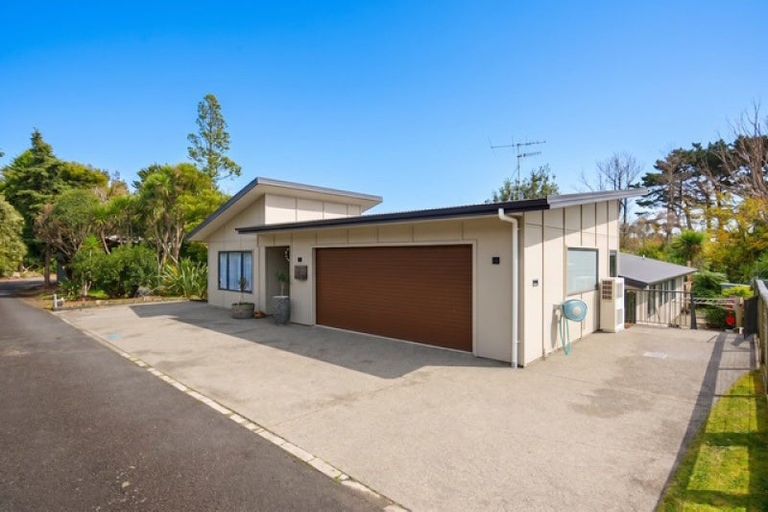 Photo of property in 56a Wood Leigh, Paraparaumu Beach, Paraparaumu, 5032