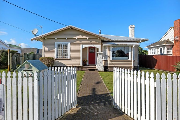 Photo of property in 52 Dixon Avenue, Hawera, 4610