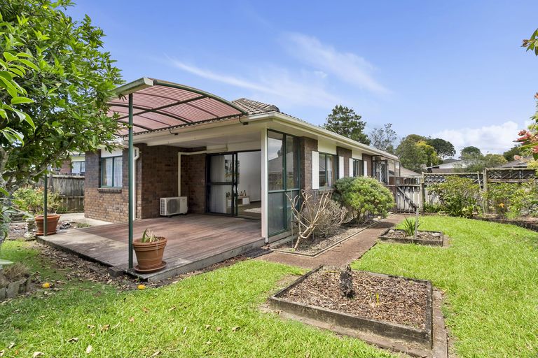 Photo of property in 2/4 Parker Avenue, New Lynn, Auckland, 0600