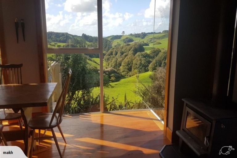 Photo of property in 709 Kelly Road, Lepperton, New Plymouth, 4373