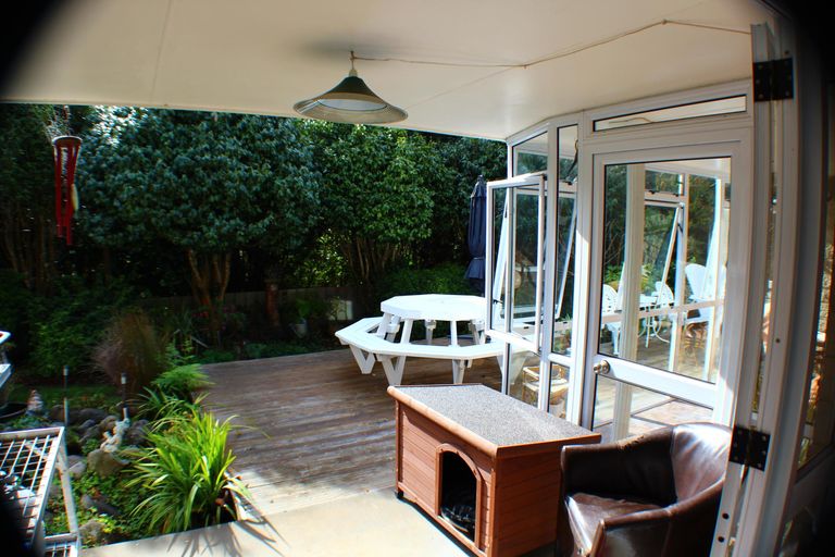 Photo of property in 55 Branch Road, Highlands Park, New Plymouth, 4312