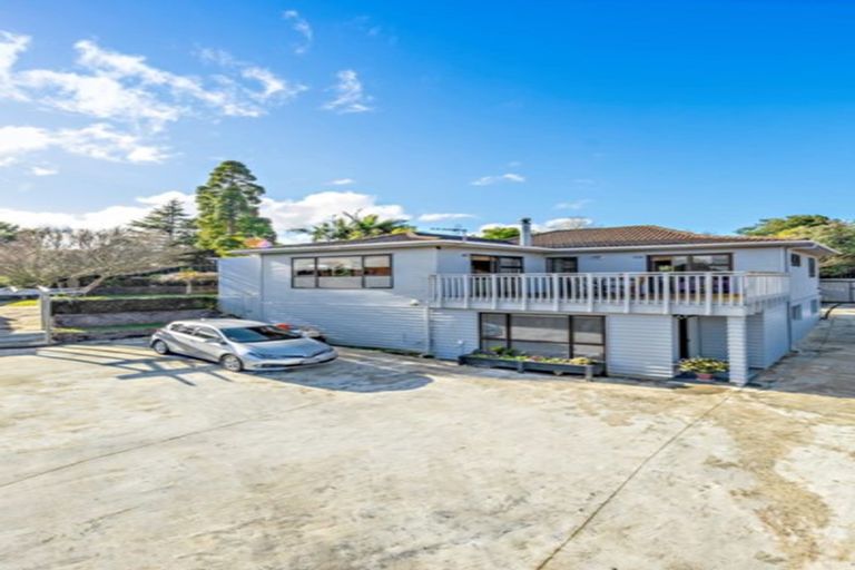 Photo of property in 25 Orinda Close, Botany Downs, Auckland, 2010