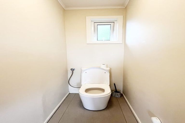 Photo of property in 2/7 Vera Road, Te Atatu South, Auckland, 0610