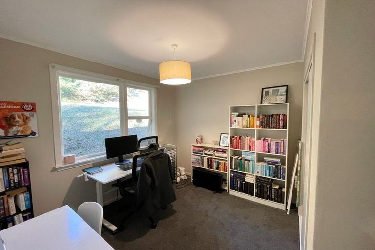 Photo of property in 7 Chaucer Way, Karori, Wellington, 6012