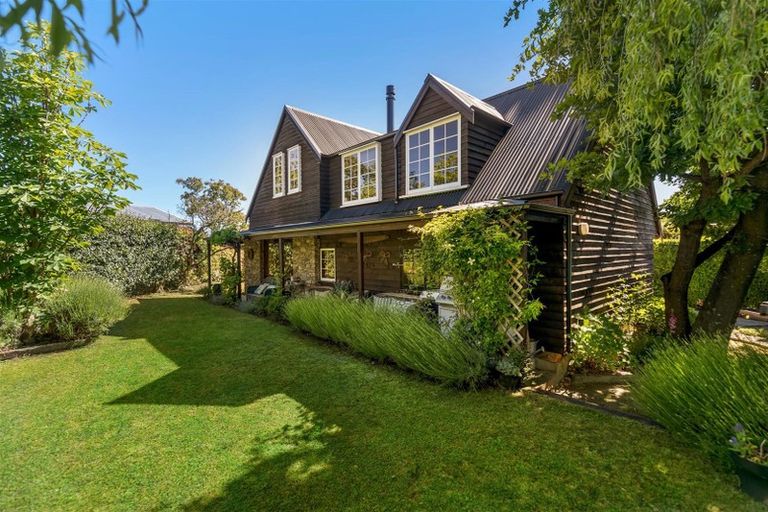 Photo of property in 9 Hunter Crescent, Wanaka, 9305