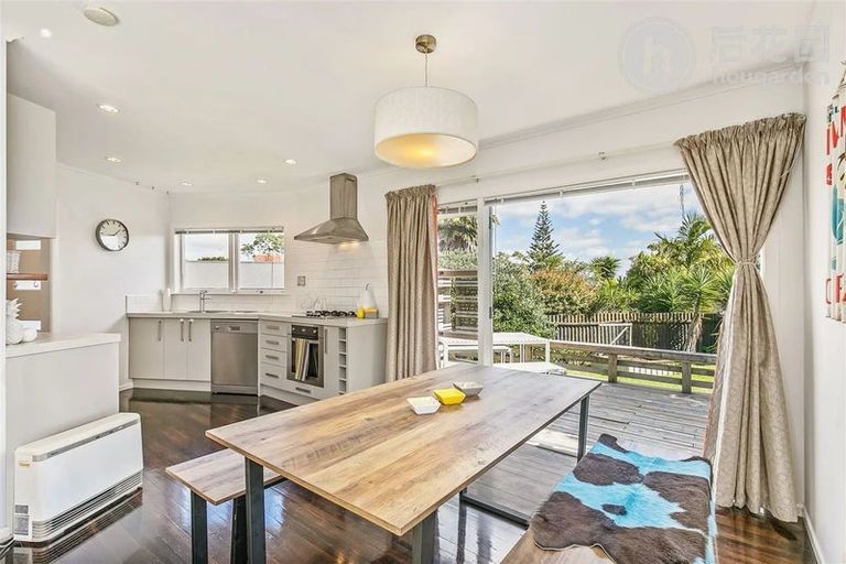 Photo of property in 15 Saffron Street, Birkdale, Auckland, 0626