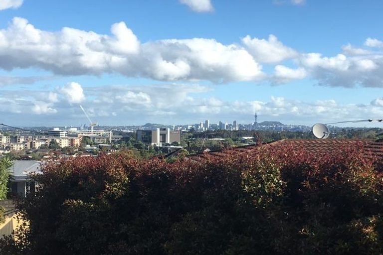 Photo of property in 1/61 Forrest Hill Road, Milford, Auckland, 0620