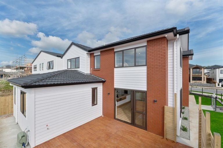 Photo of property in 66 Tir Conaill Avenue, Flat Bush, Auckland, 2019
