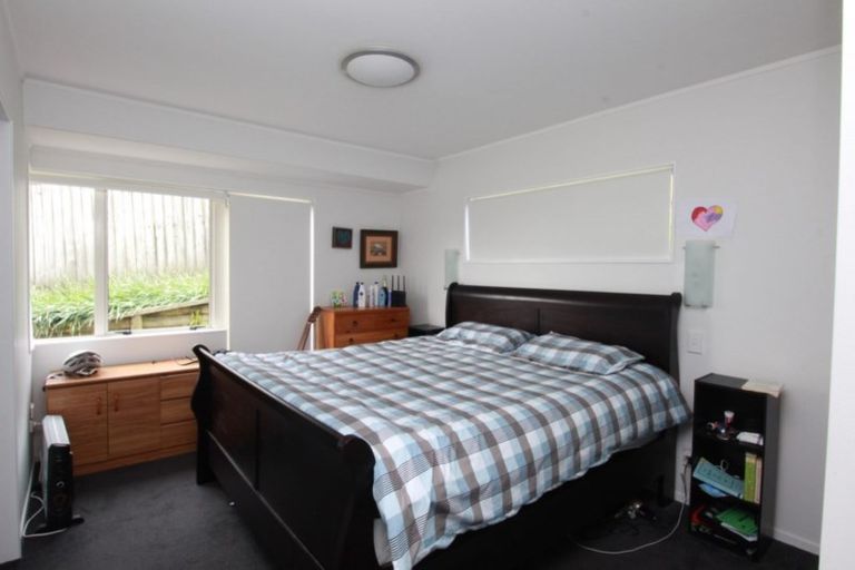 Photo of property in 25 Esther Place, Red Beach, 0932