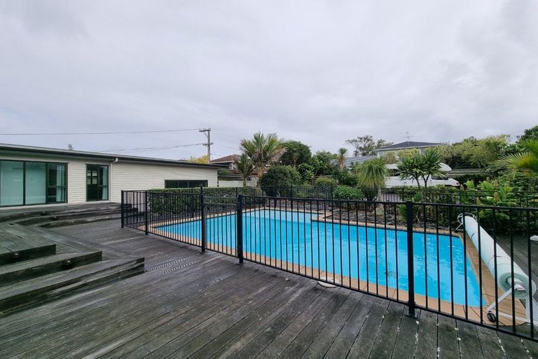 Photo of property in 69 Aberdeen Road, Castor Bay, Auckland, 0620