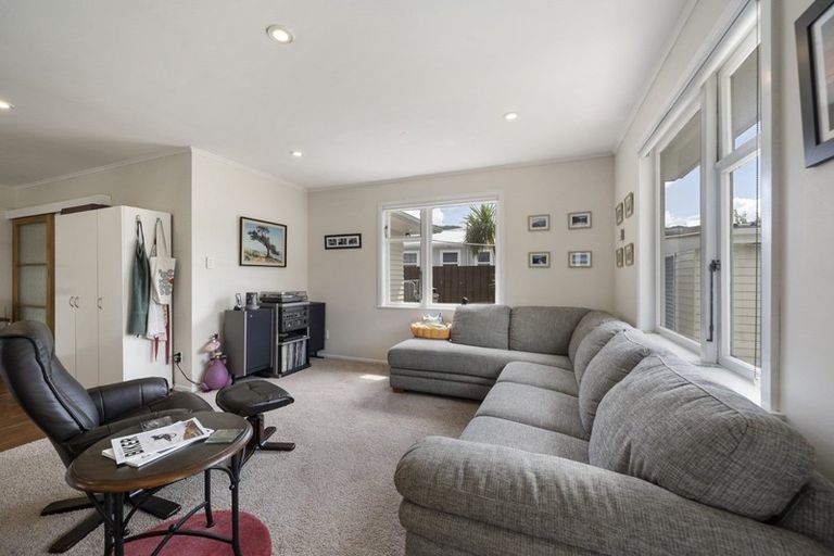 Photo of property in 44 Momona Street, Wainuiomata, Lower Hutt, 5014