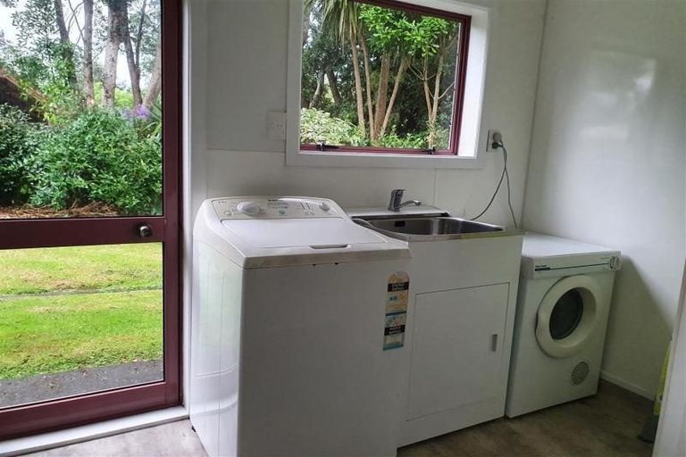 Photo of property in 12 Russell Drive, Oakura, 4314