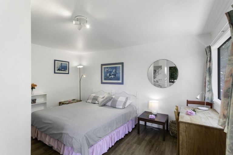 Photo of property in 200 Te Wahapu Road, Russell, 0272