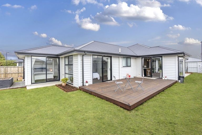 Photo of property in 11 Clonbunny Close, Rolleston, 7614