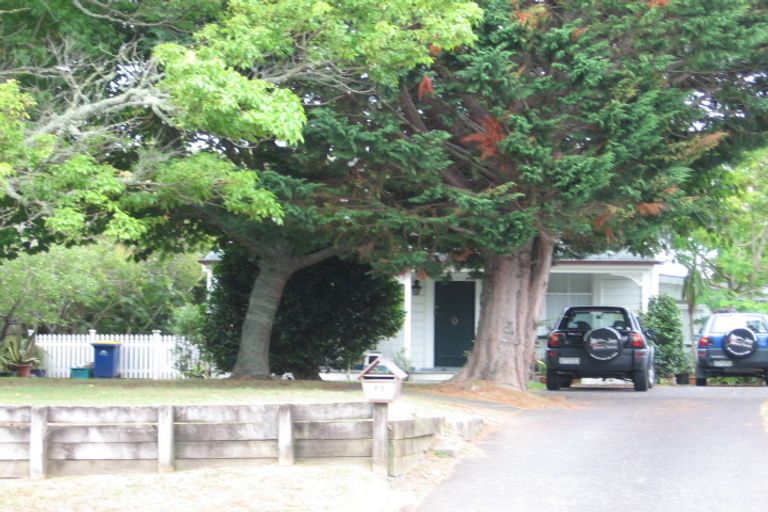Photo of property in 73 Stanley Road, Glenfield, Auckland, 0629