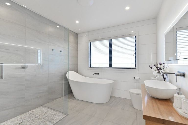 Photo of property in 69a Pirau Road, Fernhill, Napier, 4183