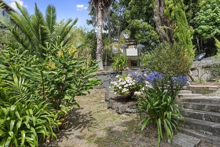 Photo of property in 105 Browns Bay Road, Browns Bay, Auckland, 0630