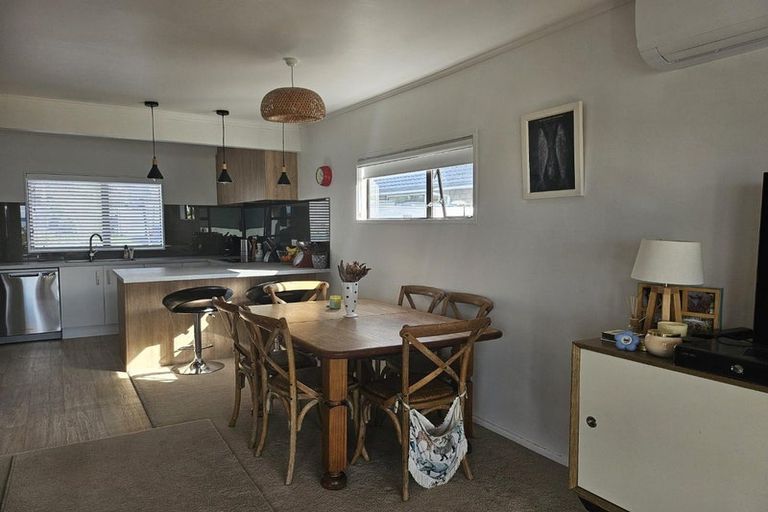 Photo of property in 12 Arohia Place, Snells Beach, 0920