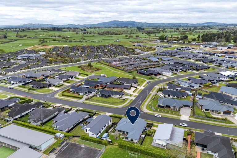 Photo of property in 16 Oak Ridge Drive, Te Awamutu, 3800