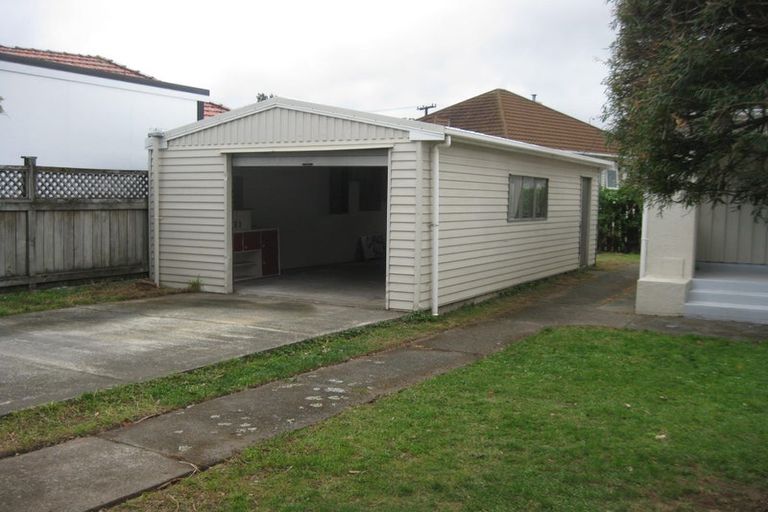 Photo of property in 1 Riverside Drive, Waiwhetu, Lower Hutt, 5010