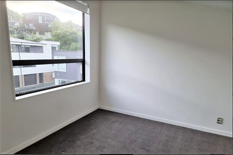 Photo of property in 8 Desert Gold Lane, Wallaceville, Upper Hutt, 5018