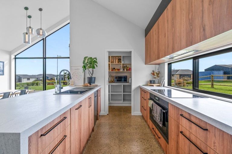 Photo of property in 16 Chatham Rise, Seaward Bush, Invercargill, 9812