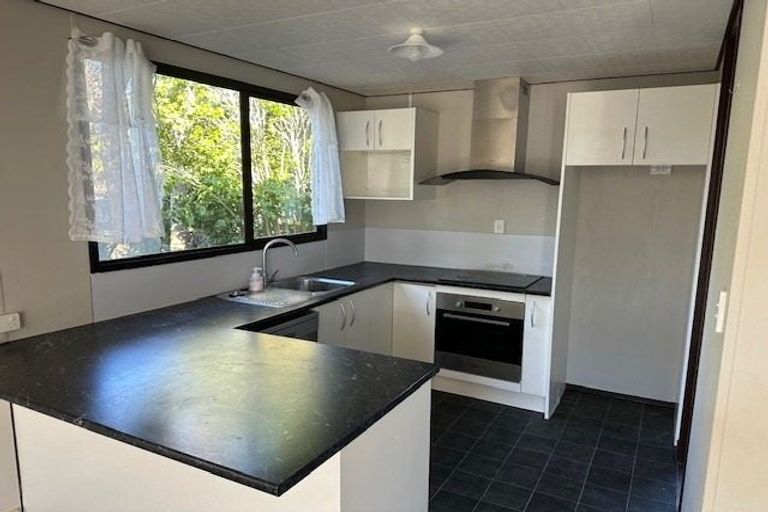 Photo of property in 9 Winifred Avenue, Bayview, Auckland, 0629