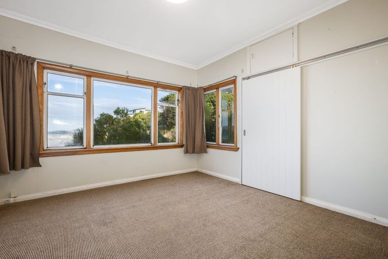Photo of property in 104 Nicholson Road, Khandallah, Wellington, 6035
