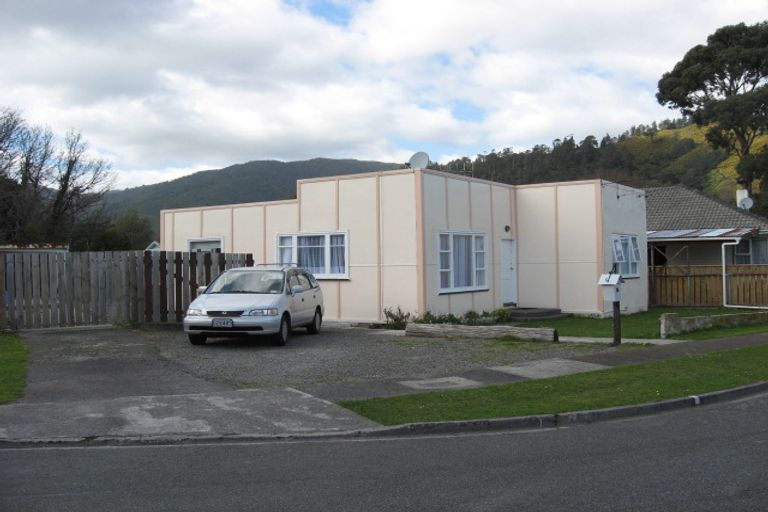 Photo of property in 20 Gibbs Crescent, Wainuiomata, Lower Hutt, 5014