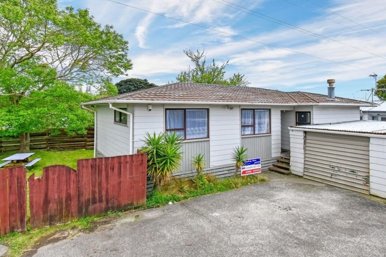 Photo of property in 2/7 Seton Place, Clover Park, Auckland, 2019