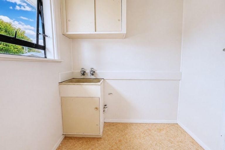 Photo of property in 1/50 Tawa Crescent, Manurewa, Auckland, 2102