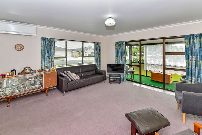 Photo of property in 1/12 Wellington Street, Papakura, 2110