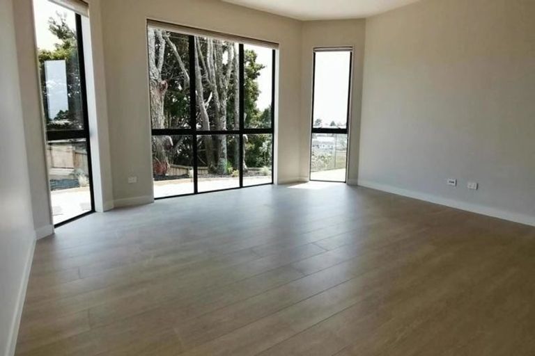 Photo of property in 30 Spyglass Street, Red Beach, 0932