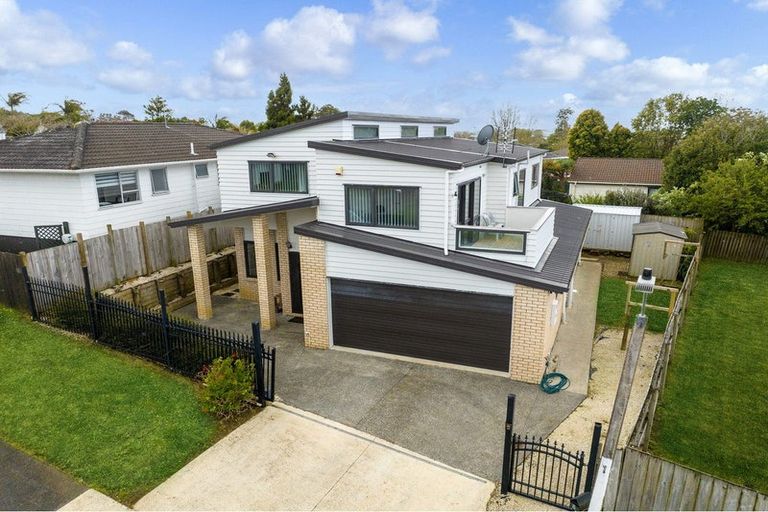 Photo of property in 2 Mile Place, Henderson, Auckland, 0612