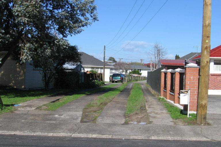 Photo of property in 33 Cobham Crescent, Otara, Auckland, 2023
