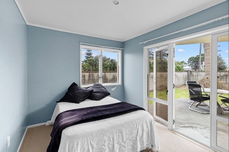 Photo of property in 88 Domett Street, Opunake, 4616
