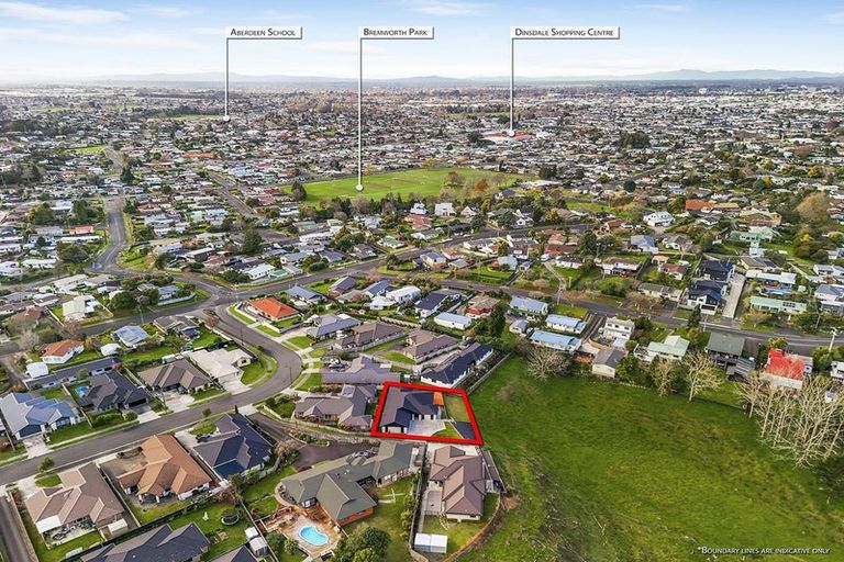 Photo of property in 15 Carlingford Rise, Dinsdale, Hamilton, 3204