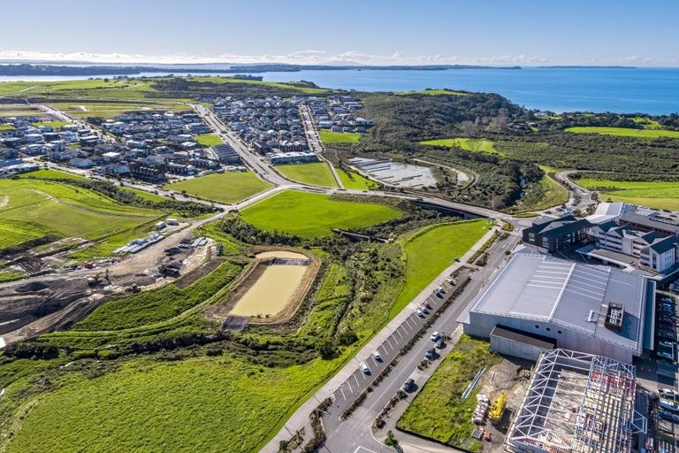 Photo of property in 109 Te Oneroa Way, Long Bay, Auckland, 0630