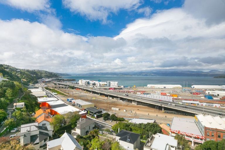 Photo of property in Mansfield Towers, 1 Grant Road, Thorndon, Wellington, 6011