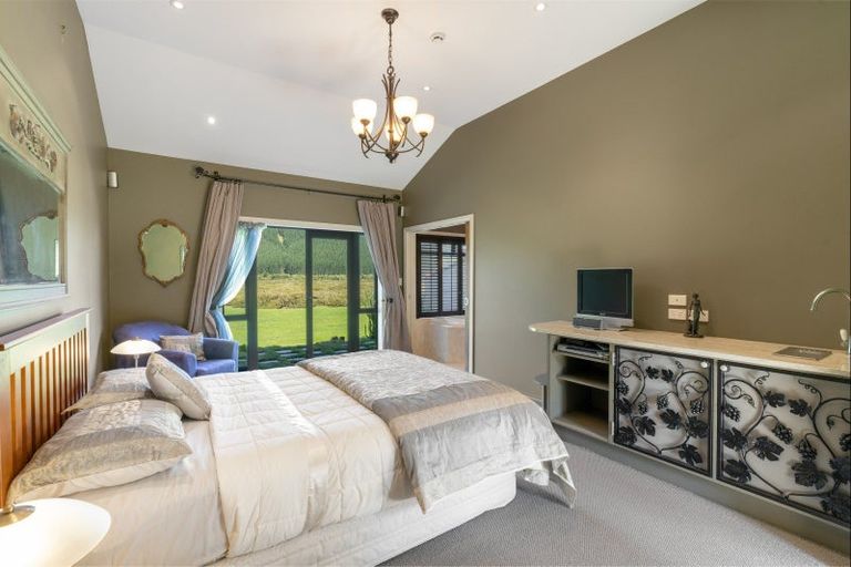 Photo of property in 82 Opoutere Road, Whangamata, 3691