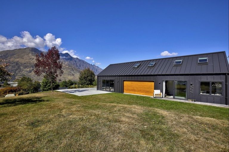 Photo of property in 14 Sherwood Court, Lower Shotover, Queenstown, 9371