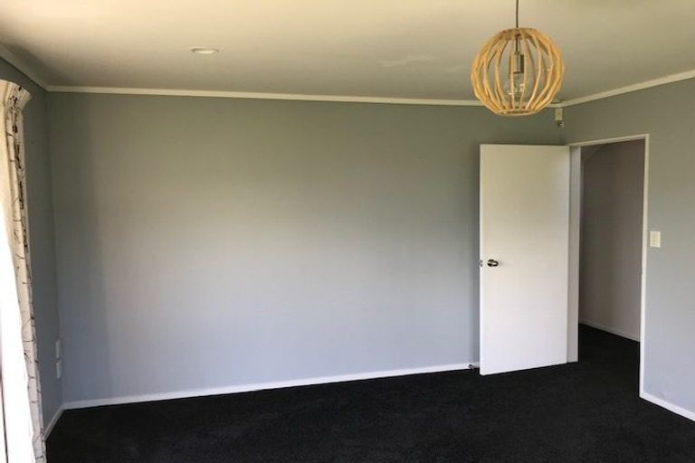 Photo of property in 111 Woodman Drive, Tawa, Wellington, 5028