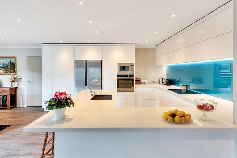 Photo of property in 8 Drumkeen Place, Rosehill, Papakura, 2113